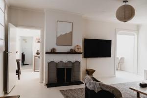 Boutique stylish 3 Bedroom family home in Melbourne with Parking