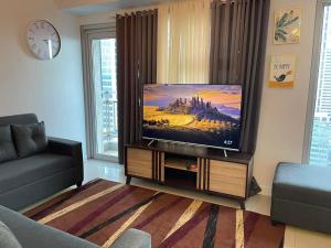 8 Adriatico- 1 Bedroom Condo with Balcony in Ermita near US Embassy