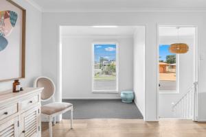 Hillcrest House - A Poolside Retreat on the Coast