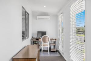 Hillcrest House - A Poolside Retreat on the Coast