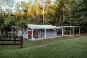 Kookaburra Cottage - Cooloolabin