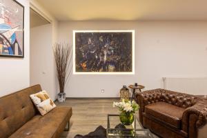 Deluxe Central Elizabeth Residence w 4BEDRM, 2BATHRM, 1LVNGRM