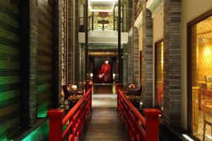 Shanghai Mansion hotel, 
Bangkok, Thailand.
The photo picture quality can be
variable. We apologize if the
quality is of an unacceptable
level.
