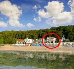 Villa "Strandeck", App 3 - direkt am Strand, mit Ostseeblick