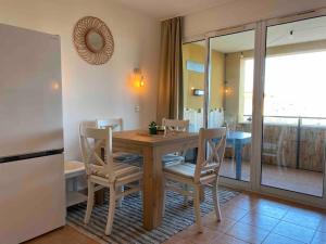 Beau 2 pièces, Magnifique vue mer et piscine