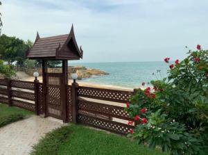 Amazing Cozy Seaview condo