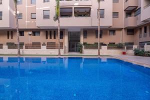 Royal KING Bed SUITE WPOOL