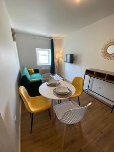 Appartements T2 Chic Green & Yellow : photos des chambres