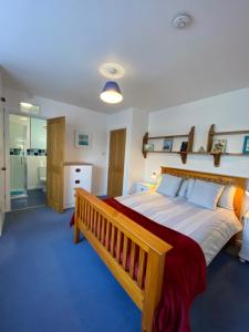 Three Gables, West Wight village house, Sleeps 10