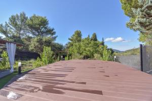 Wood Chalet 1 Monaco Forest La Turbie - Sleeps 4 people