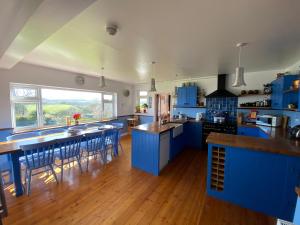 Three Gables, West Wight village house, Sleeps 10