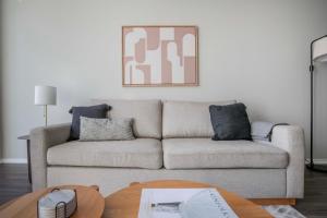Streeterville 1br w indoor pool nr Navy Pier CHI-996