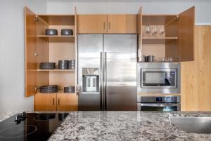 Streeterville 1br w indoor pool nr Navy Pier CHI-996