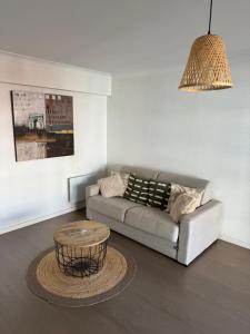 Modern 60m2 apartment with 2 balconies, at 50 meters from sea