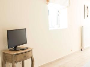 Poliana Estate Studios