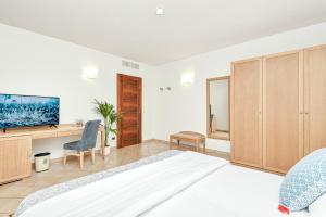 Doppel-/Zweibettzimmer mit Balkon