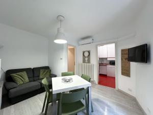 Paloma center town apartment