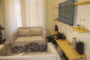 Classic, modern 1BR hideout