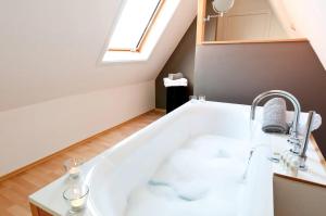 Brugse charme huis met tuin aan het water 8p