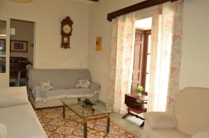 La Antigua, casa céntrica, amplio patio, piscina y barbacoa