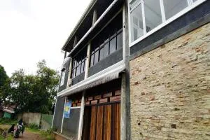 OYO 93416 Wisma Alam Syariah Near PLN GARDU INDUK MAMUJU - Mamuju