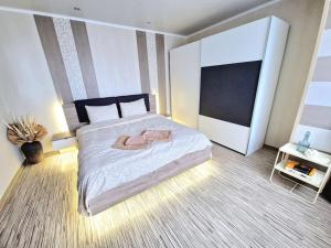 Flat 85 - 85 inches TV