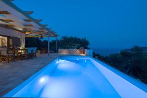 Villa Seva Sea View - Perfect for Romantic Getaways with Pool and Sunrise & Sea Views By Villa Mana Gers