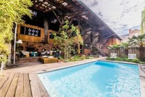 Loft Gaillard - atypique et spacieux - 11 pers - Noailles