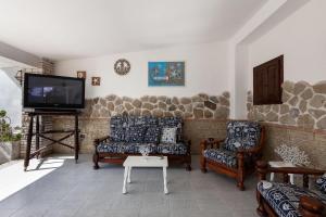 Villa Erika with private pool and garden - Happy Rentals