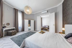 2BDR+2AC+FOR LONG TERM TOO+LARGE FLAT+QUIET+SOHO!