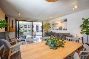 Departamento Sebastian, Elegancia en el Golf, Metro, Terraza Espaciosa