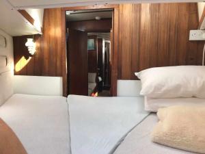 Marina Oasis, Your Boatel