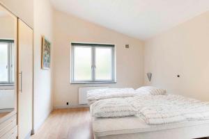 Large Cottage In Peaceful, Beautiful Nature