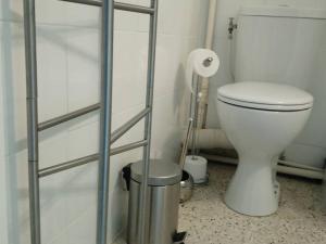 Studio rénové avec télévision, lave-linge, animaux admis - FR-1-680-23