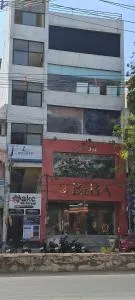 PENTHOUSE APARTMENT - Mānāmadurai