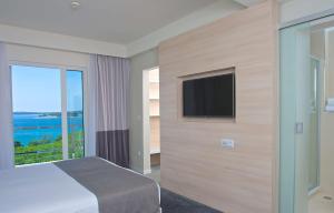 Superior Double or Twin Room - Sea Side room in Park Plaza Belvedere Medulin