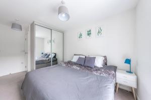 Very Modern 17min London Paddington, 8min legoland