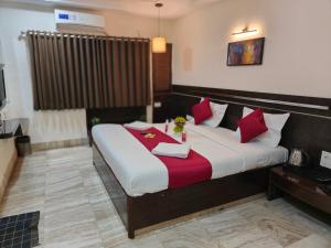 Hotel Shirdi Park Inn 80 Meters From Sai Samadhi Temple