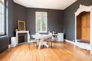 Sejours chez l'habitant La Chambre Rose d-Hauterive : photos des chambres