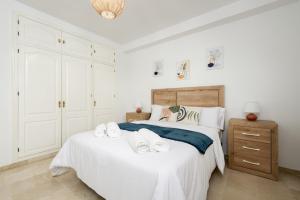 Right on the beach - 4BR Seaview