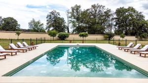 Villas Les Louteaux - Splendide Chateau du XVIII -Piscine- Parc de Lamas : photos des chambres