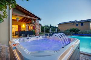 Beautiful villa Stupenda with whirlpool in Porec