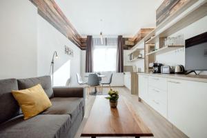 Elemental Retreats - Wood & Water Studios