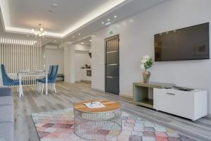 Torre Palace II by Atlantic Holiday