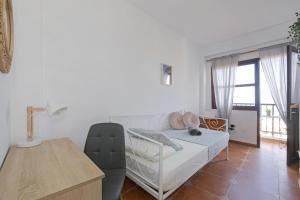 Rooftop View Escape - 1 Minute to Center and Fast Wi-Fi