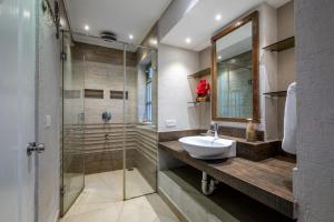 Beach 7 mins walk Luxury villa Diva