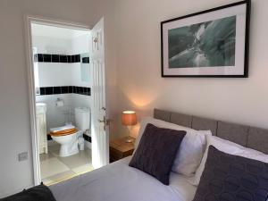 Ashbrook Lewis - two bedroom, two bathroom cottage nr Harwell Oxford