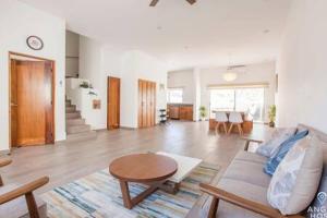 NEW Gated Community Home Pool BBQ Beach 5 mins