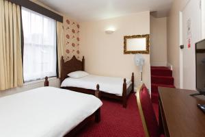 Triple Room room in Islington Inn