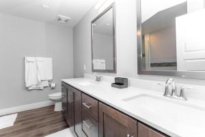Landing Modern Apartment with Amazing Amenities (ID4135)